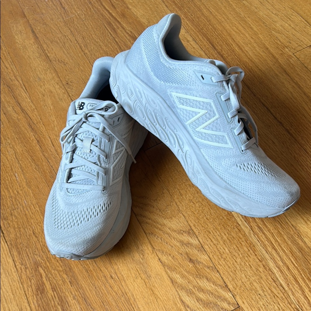 New Balance Gray Sneakers with Cushioned Midsole and Mesh Upper